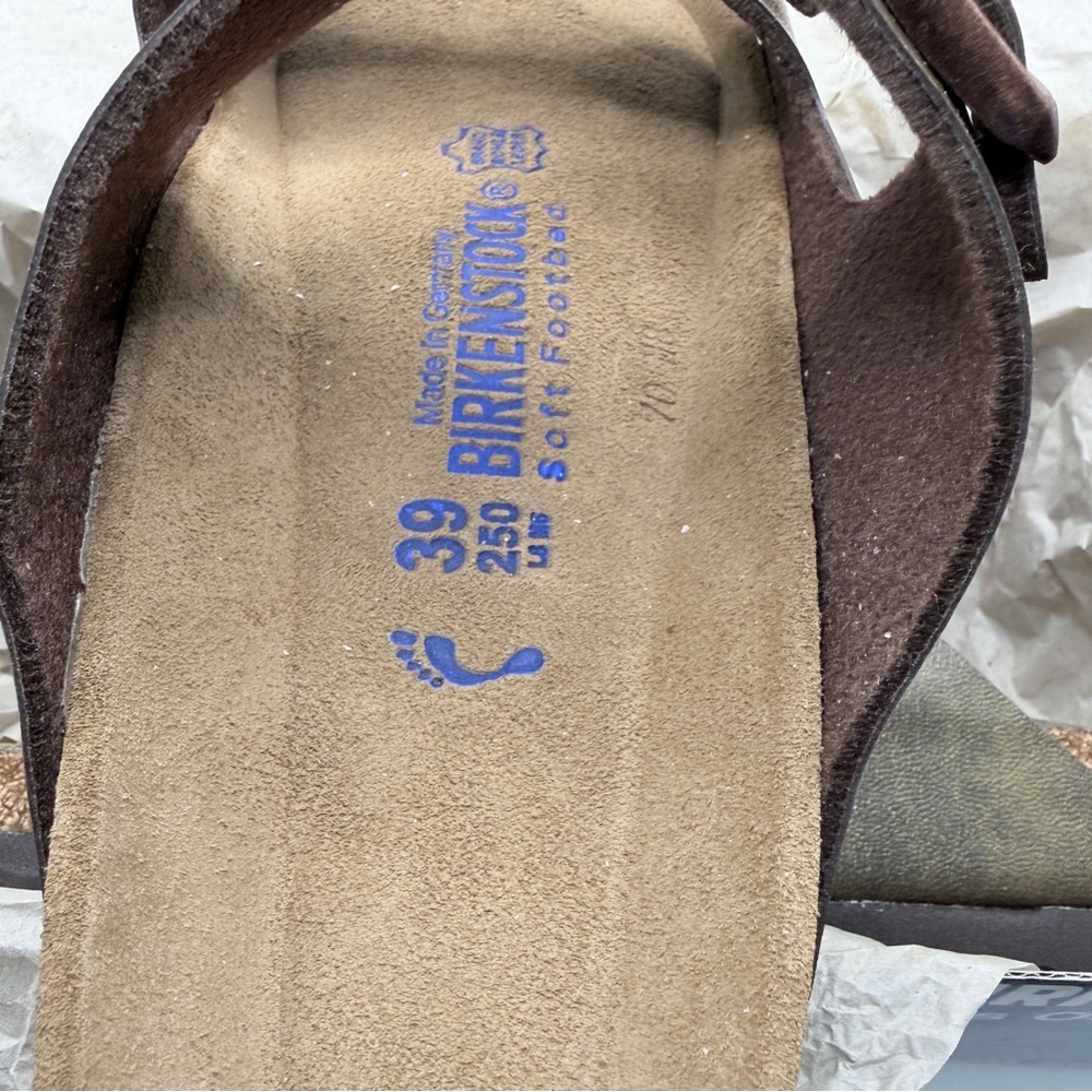 Birkenstock Arizona sandals in Golden Brown W-8/ M-6 - Picture 11 of 12